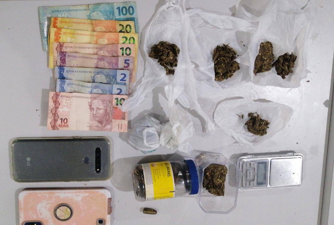 “Perdemos”, diz traficante preso junto com a companheira ao entregar droga por “serviço de delivery”