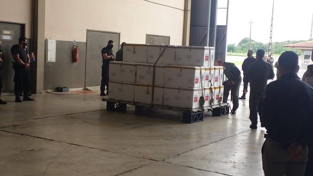 Vacinas contra Covid-19 chegam amanhã em Vilhena; veja quantas doses cada cidade de Rondônia vai receber