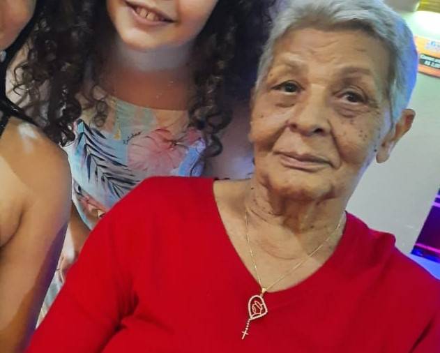 Idosa que não encontrou vaga em hospital público morre por Covid-19 e família pede ajuda para pagar despesas