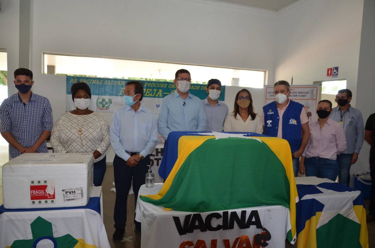 Em Vilhena, governador de Rondônia adota tom conciliador ao distribuir vacinas para combater pandemia no Cone Sul