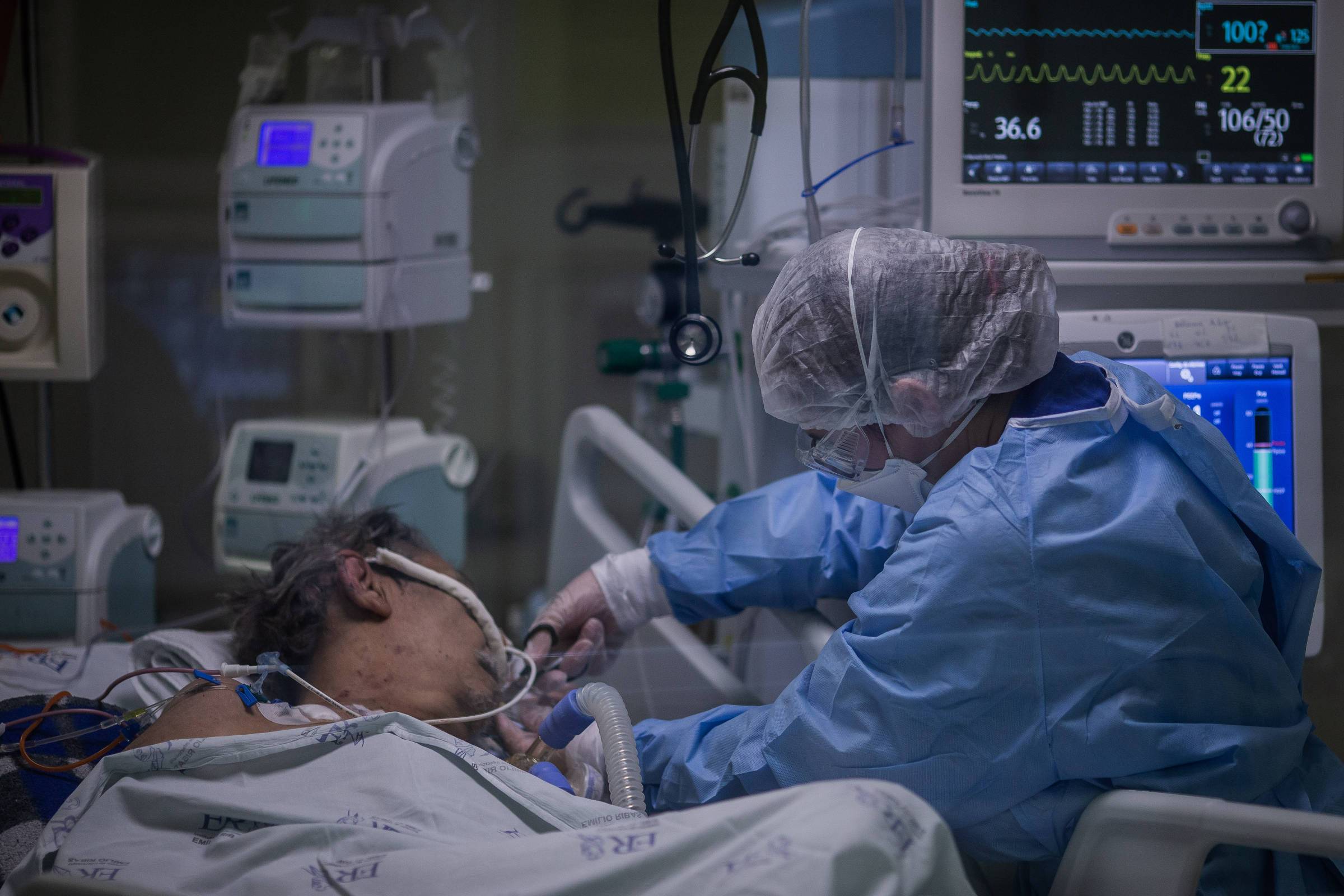 Após debochar de pacientes com Covid-19 entubados em Rondônia, médica publica carta nas redes sociais e pede desculpas