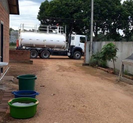 OUÇA ÁUDIO: cidade do Cone Sul está sem abastecimento há dois dias e água do rio Guaporé é oferecida a moradores