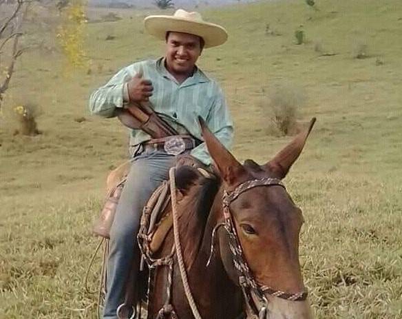 Homem é morto a facadas pelo enteado, que assume o crime e diz que agiu para proteger os irmãos menores