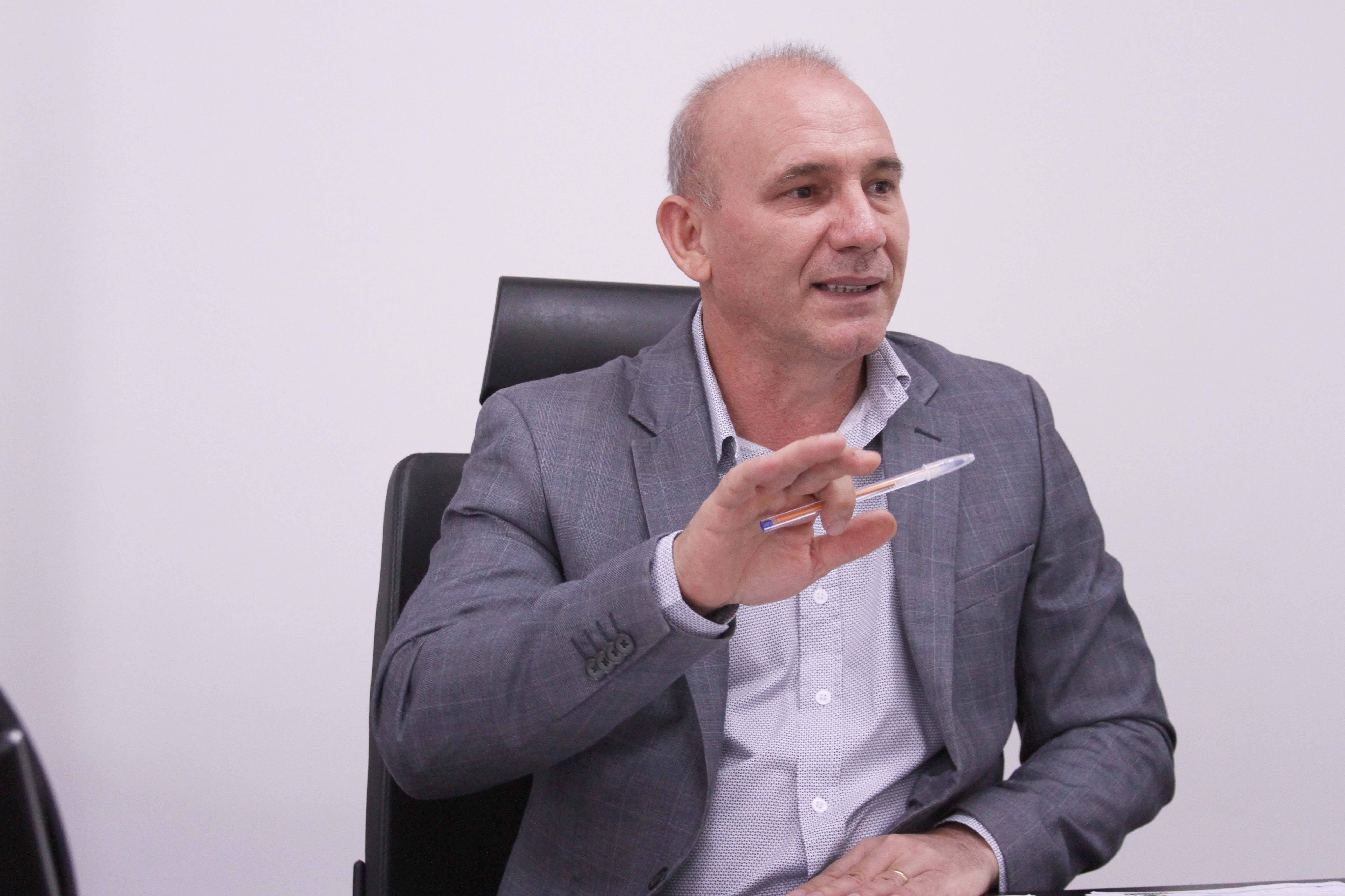 Deputado Ezequiel Neiva anuncia o empenho de quase R$ 4 milhões para obras de asfaltamento em Cerejeiras
