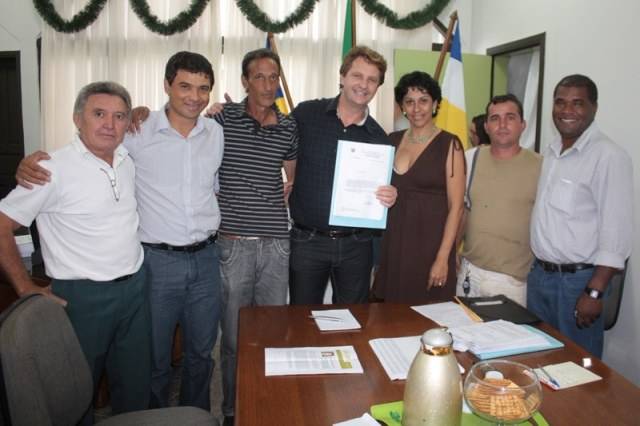 Prefeito propõe doação de terreno a Cooperativa de Reciclagem