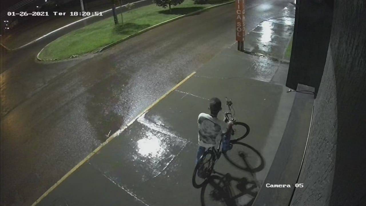 Mesmo sendo filmado por câmeras monitoramento, “rei dos arrombamentos” continua impune em Vilhena