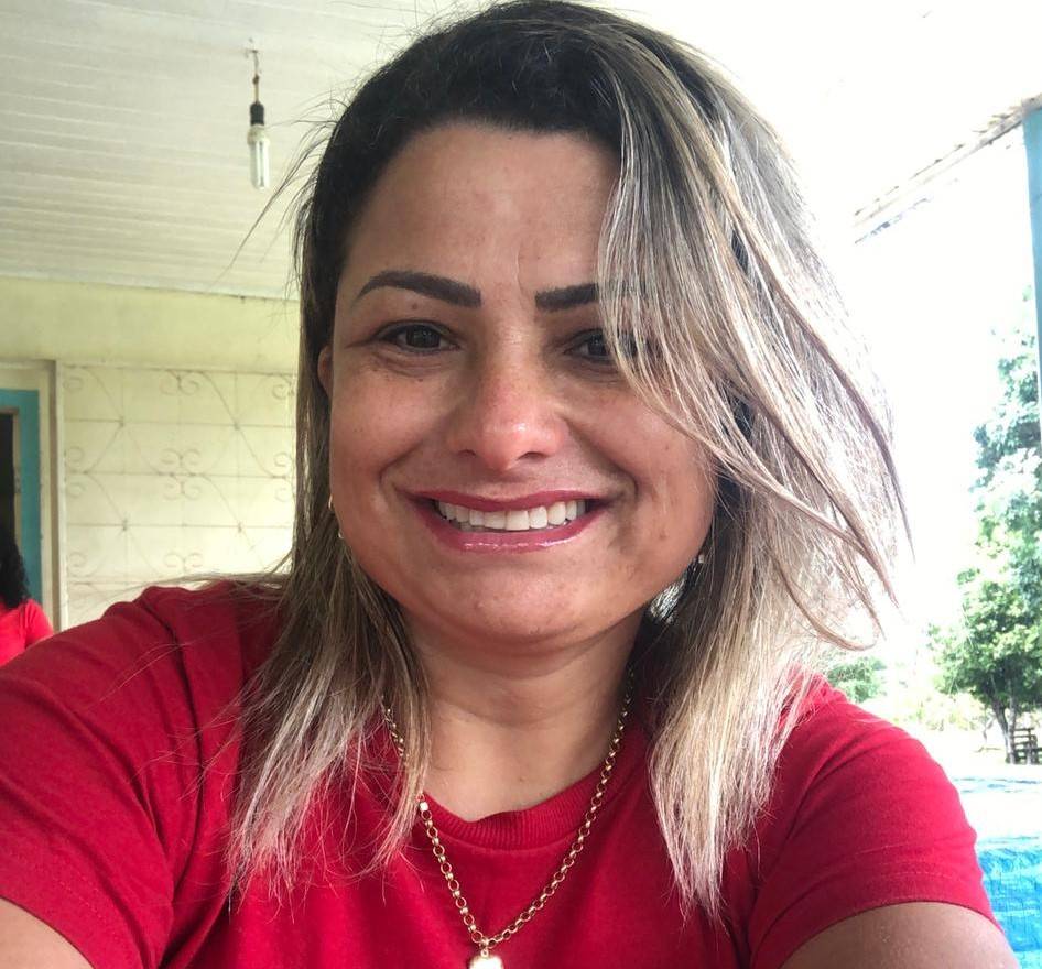 Servidora municipal revela ter recebido primeira dose de vacina, vira alvo nas redes sociais e nega ter furado fila