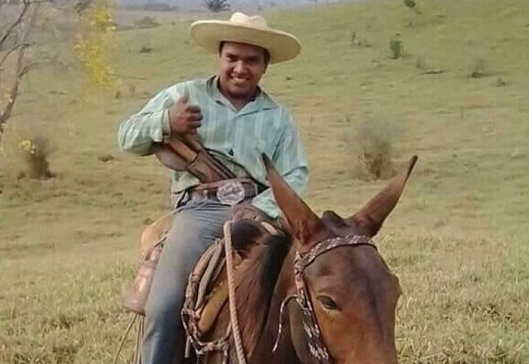 Preso em Vilhena, rapaz de 20 anos que matou padrastro para proteger irmãos é defendido pelo pai: “não é bandido”