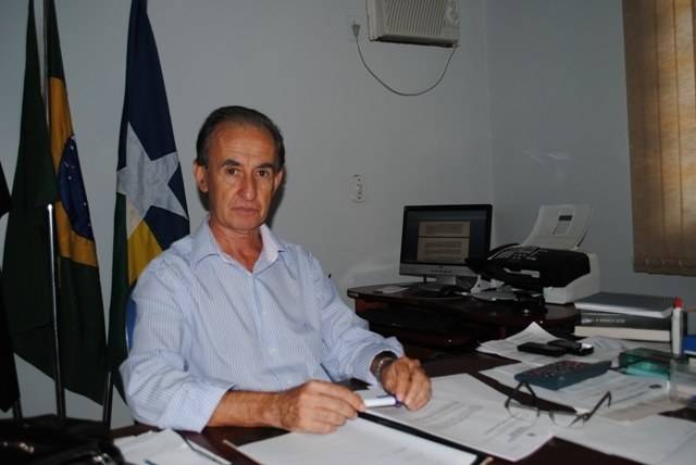 Defensor entra com ação para anular acordo entre prefeito e promotor