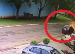 ASSISTA: novo vídeo mostra pessoa ateando fogo em carro e especulações “incendeiam” redes sociais