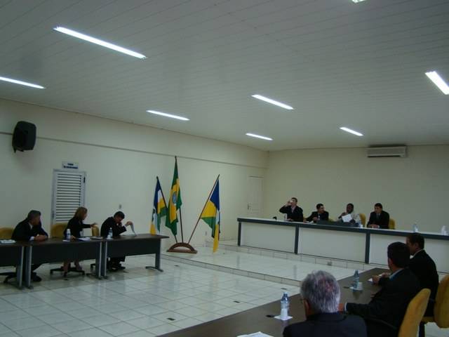 Vereadores vilhenenses podem receber salários de R$ 8 mil em 2013