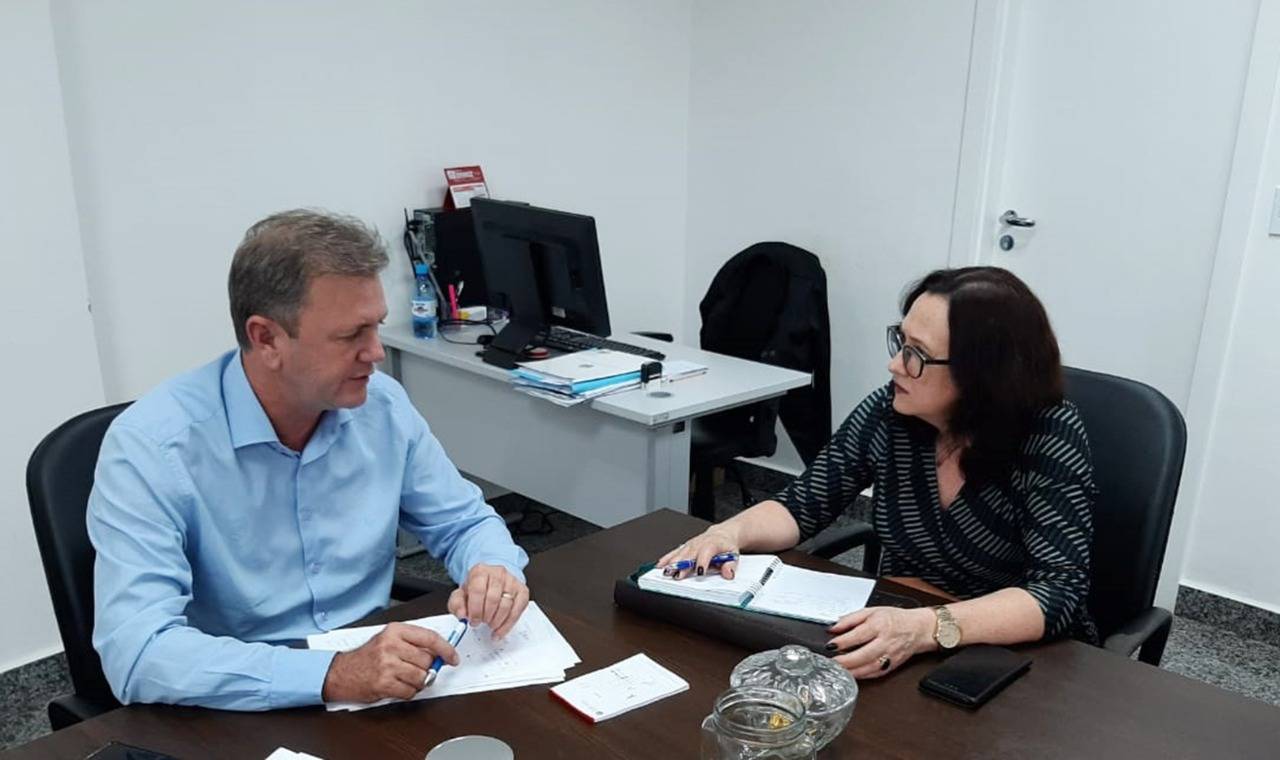 Deputado Luizinho Goebel destina recursos para aquisição de fábrica de fraldas geriátricas e máquinas de costura em Cerejeiras