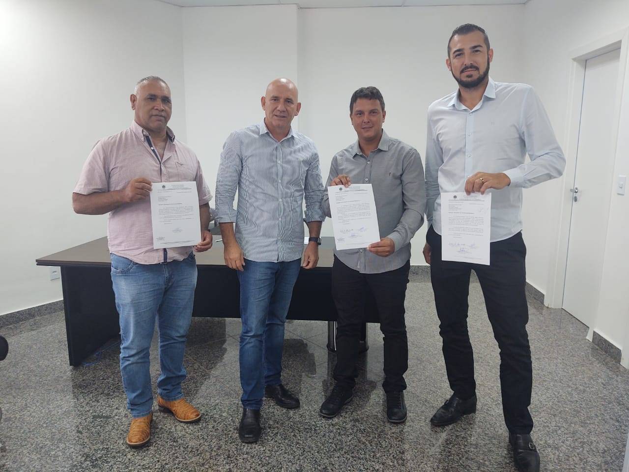 Deputado Ezequiel Neiva firma parceria com vereadores para mais investimentos no município de Cerejeiras