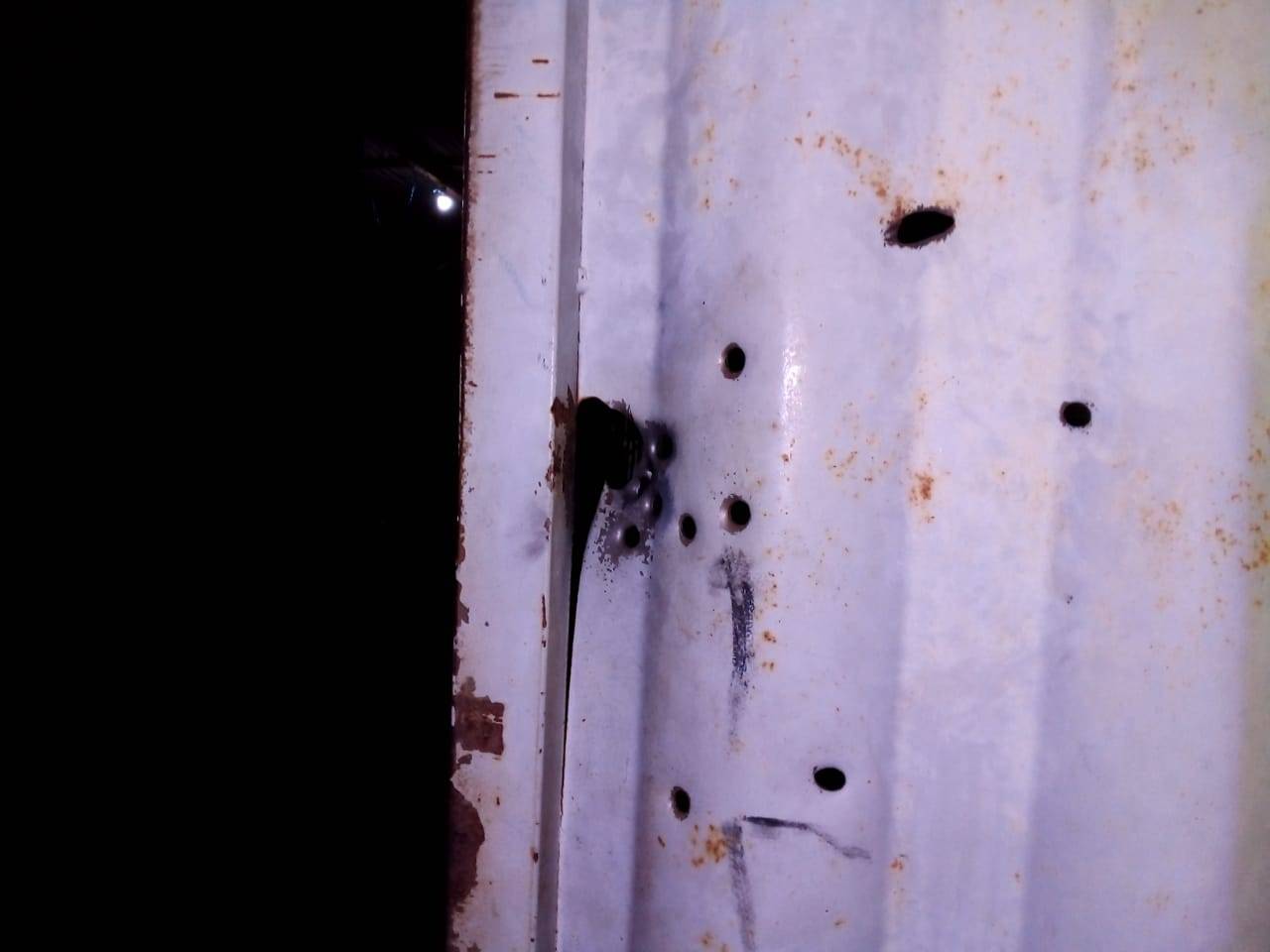 Portão de residência é metralhado em Vilhena; ex-namorado inconformado é o principal suspeito