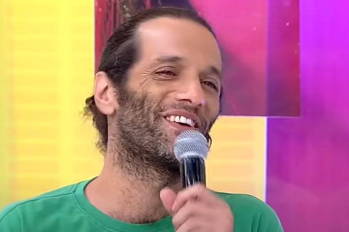 ASSISTA VÍDEO: artista que fez sucesso em novelas da Record e da Globo perde tudo e hoje vive nas ruas em Vilhena