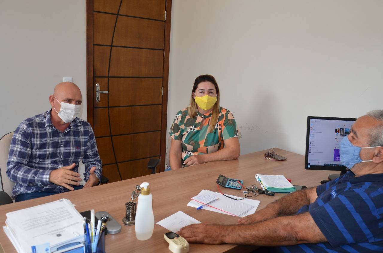 Ao lado de vereadora, que será sua interlocutora em Vilhena, deputado anuncia recursos para o Cone Sul