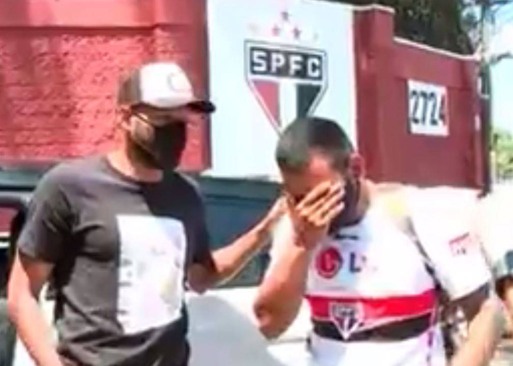 ASSISTA VÍDEO: vilhenense anda mais de 2 mil km, vai às lágrimas na TV e emociona o Brasil ao se encontrar com ídolo são-paulino