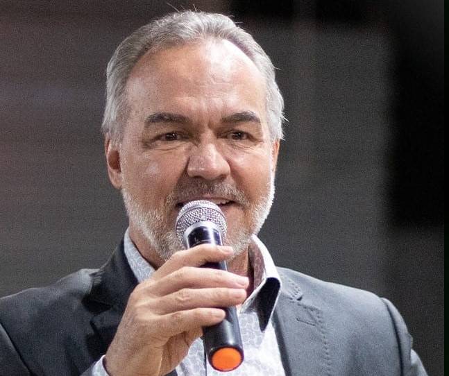 Após velório do pai, pastor de MT fica em estado grave por Covid; irmãs também contraíram a doença e uma está intubada em Vilhena