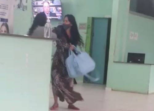 ASSISTA: vídeo da mãe de gestante agredindo servidoras de hospital viraliza; prefeitura registra queixa e explica incidente
