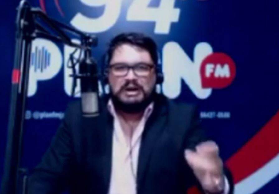 ASSISTA: radialista esculhamba auxílio-alimentação criado por vereadores de Chupinguaia e vídeo viraliza em Rondônia