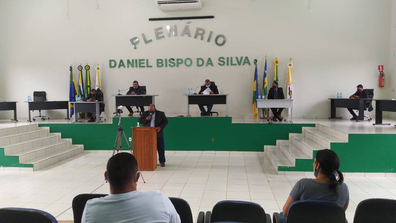 Após polêmica, vereadores de Chupinguaia suspendem benefício para eles, mas servidores continuarão recebendo auxílio de R$ 600