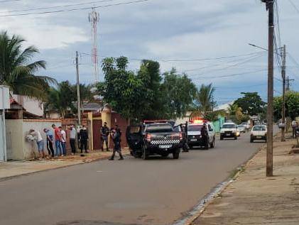 Suspeitos de envolvimento em roubo de jóias são presos tentando fugir de Vilhena; dois foragidos haviam rompido tornozeleiras