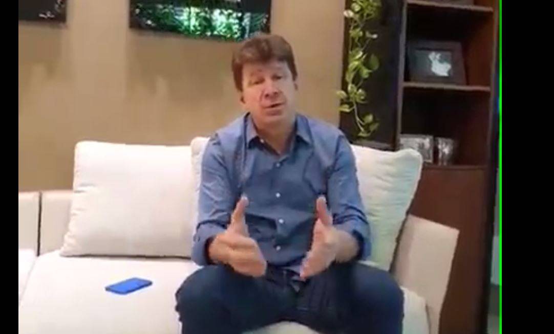 Em novo vídeo, ex-governador de Rondônia comenta uso de solda contra Covid-19: “o que parece impossível, para Deus não é”; ASSISTA