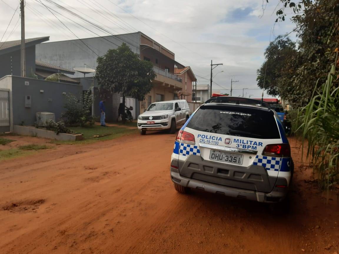 Construtor de 44 anos é encontrado morto com tiro na cabeça na área de sua casa, em Vilhena