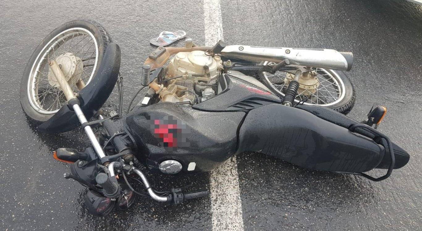 URGENTE: motociclista morre na BR 364, após atingir traseira de carreta na divisa entre Rondônia e Mato Grosso
