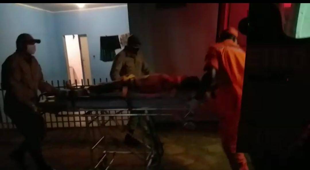 VÍDEO: rapaz de 24 anos foi para hospital em estado gravíssimo, após levar vários tiros em tentativa de execução
