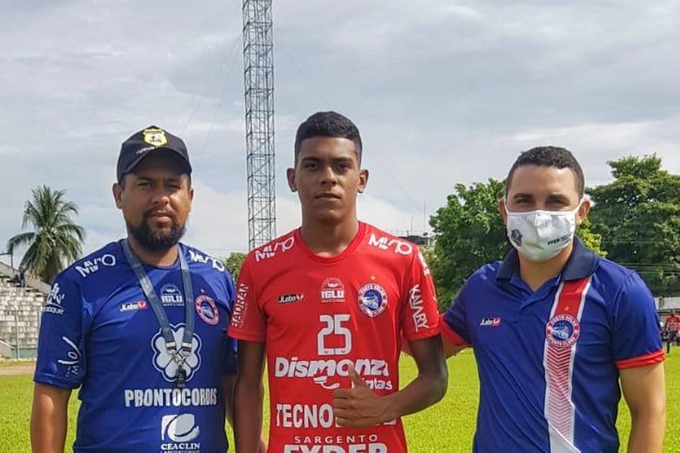 Jogador vilhenense que quase desistiu após perder o pai para a Covid-19 assina com o Porto Velho