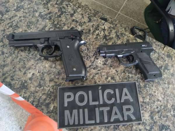 Usando armas “fake”, ladrões que tentavam assaltar casa noturna acabam presos pela Polícia Militar
