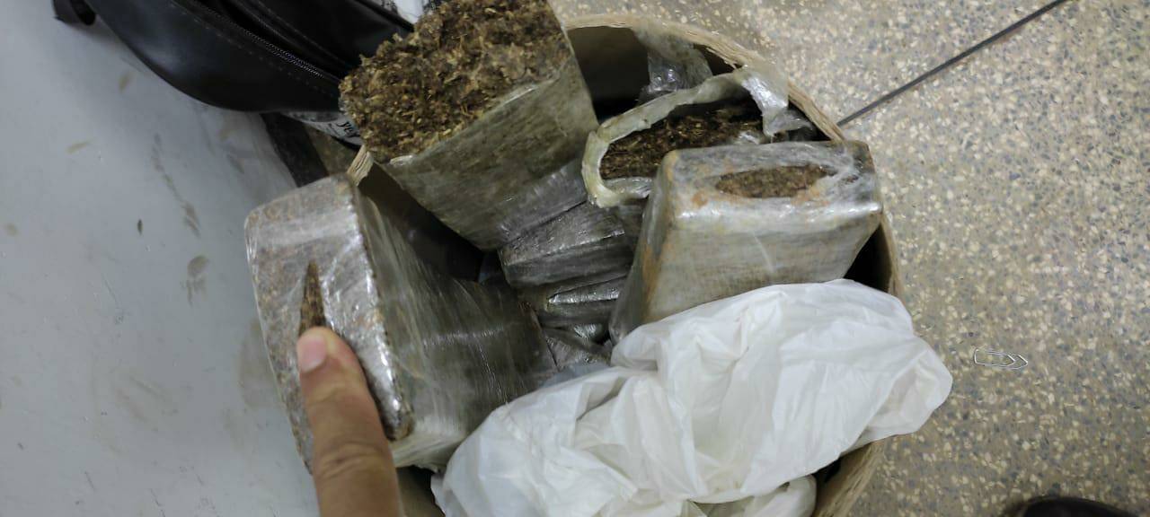 Após delação de suposta namorada de traficante, polícia prende dois homens e mulher com drogas, em Vilhena