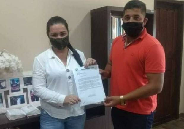 Após vexame de Porto Velho, prefeita de Chupinguaia viraliza, dizendo que reservou R$ 100 mil para comprar vacinas