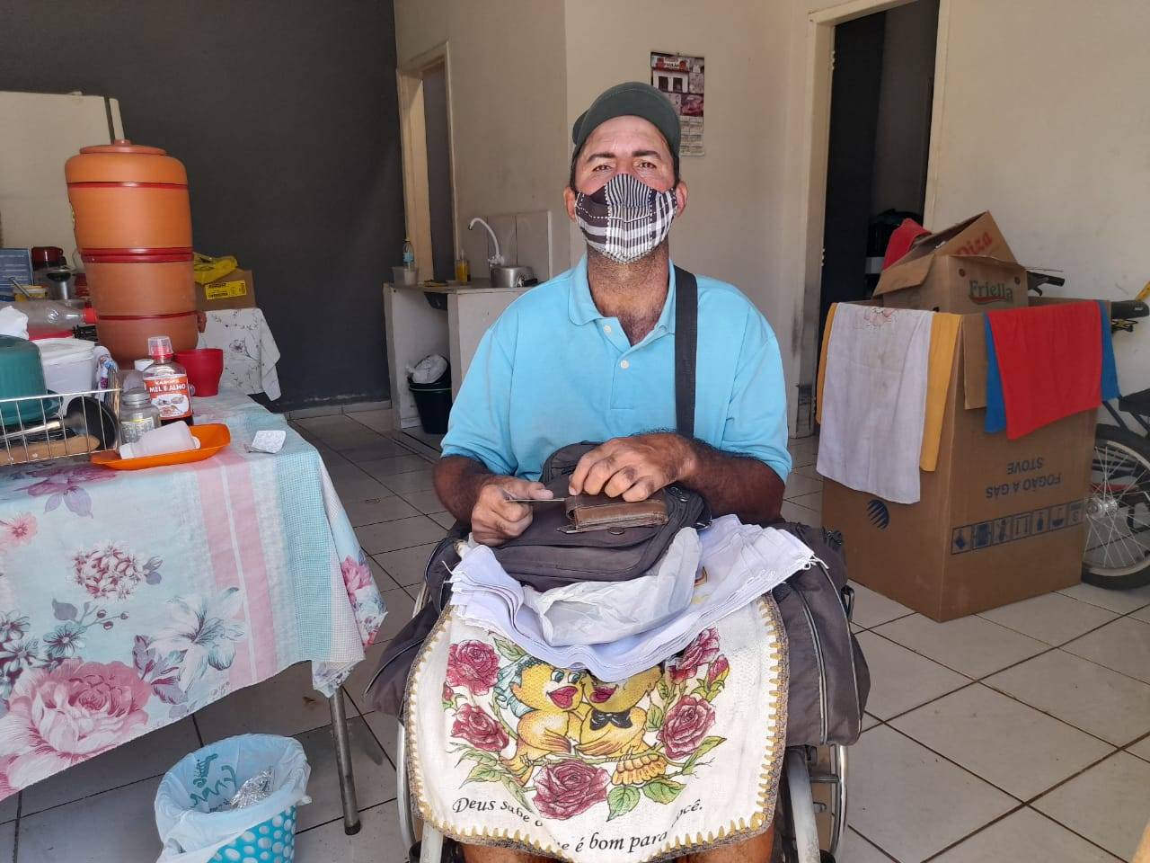 Homem que virou cadeirante após acidente denuncia falta de acessibilidade e pede ajuda para comprar cadeira motorizada