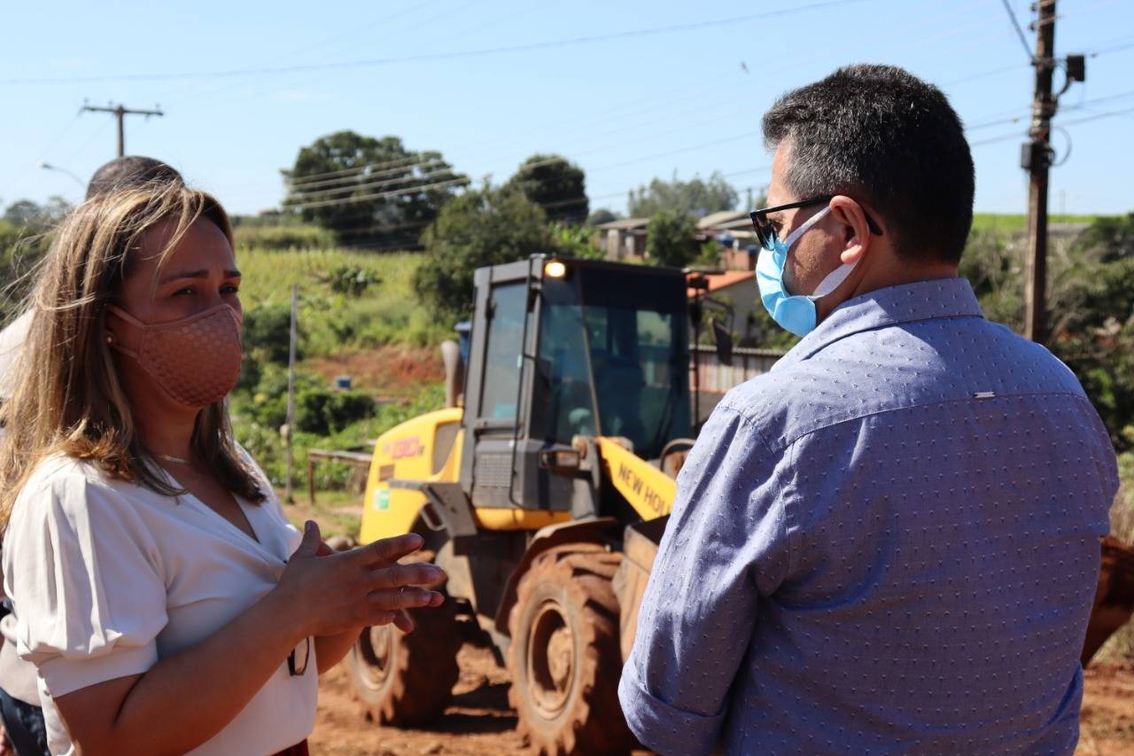 Rosangela Donadon assina ordem de serviço para pavimentação asfáltica de ruas e avenidas de Colorado do Oeste