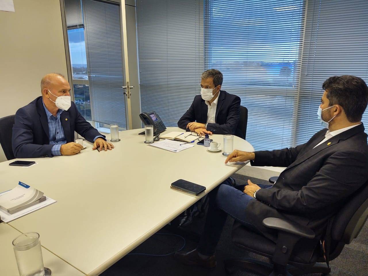 Deputado Ezequiel Neiva busca homologação dos aeródromos de Cerejeiras e Colorado do Oeste