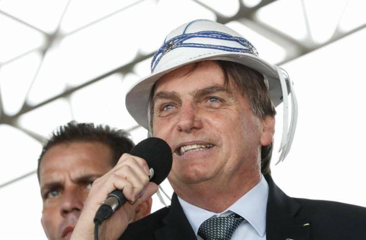 Em live, Bolsonaro critica MST e diz que se reuniu com governador de Rondônia para traçar estratégia contra LCP