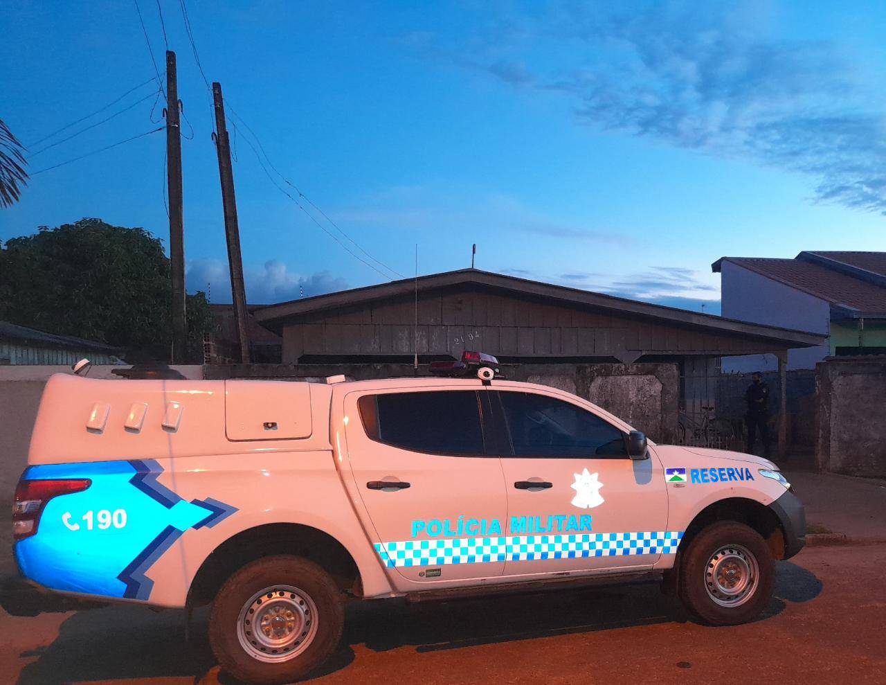 VEJA FOTOS: casa onde usuários de drogas se reúnem desafia polícia, assusta vizinhos e preocupa Vigilância Sanitária