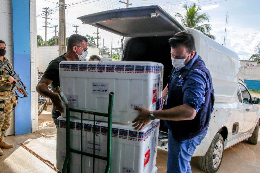 Rondônia recebe nova remessa de imunizantes contra a covid-19; Vilhena irá receber 2.580 doses
