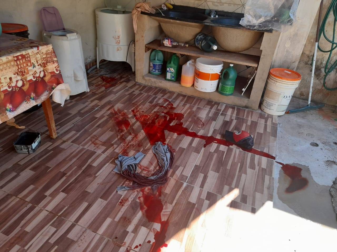Após homem ser executado a tiros, irmão de apenado é baleado no peito,  mas foge e consegue sobreviver