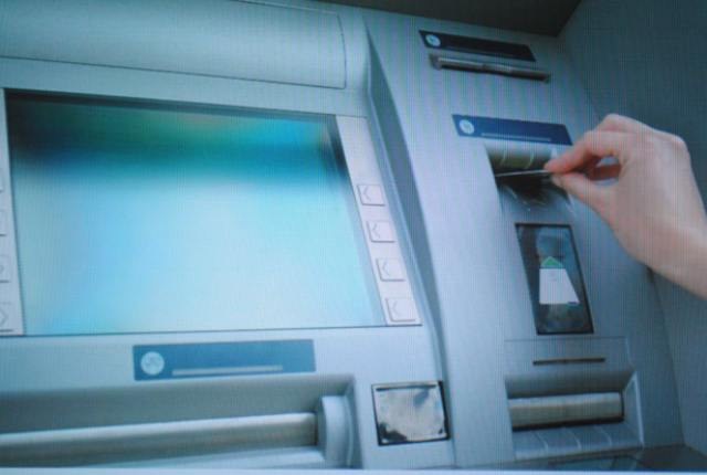 Desconhecido “deposita” R$ 23 mil em envelopes vazios em caixa eletrônico