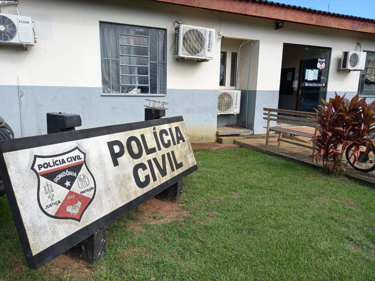 Dupla é pega levando droga em moto de Cerejeiras para Colorado; “Nem lembro a última vez que trabalhei”, disse um deles à polícia