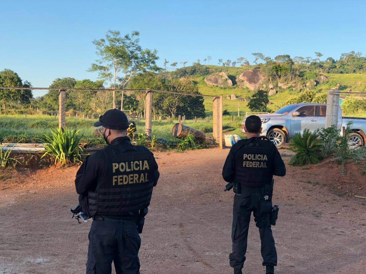 Polícia Federal deflagra operação contra acusados de extração ilegal de madeiras em Rondônia e Mato Grosso
