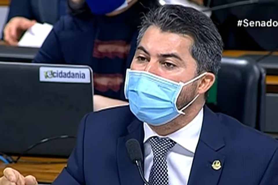 Com 40 milhões de seguidores em seu canal, youtuber anti-Bolsonaro dispara contra senador de Rondônia: “vá para o inferno”