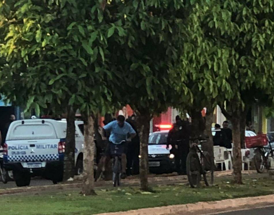 Em Vilhena, homem tenta agredir vendedor ambulante e leva facada; Polícia Militar é acionada