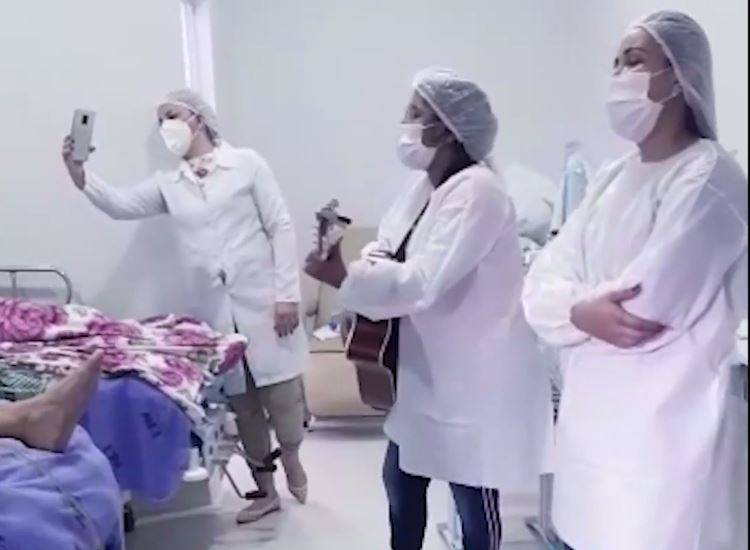 ASSISTA VÍDEO: saiba quem é a mulher que, com música e alegria, leva esperança a pacientes com Covid-19, em Vilhena