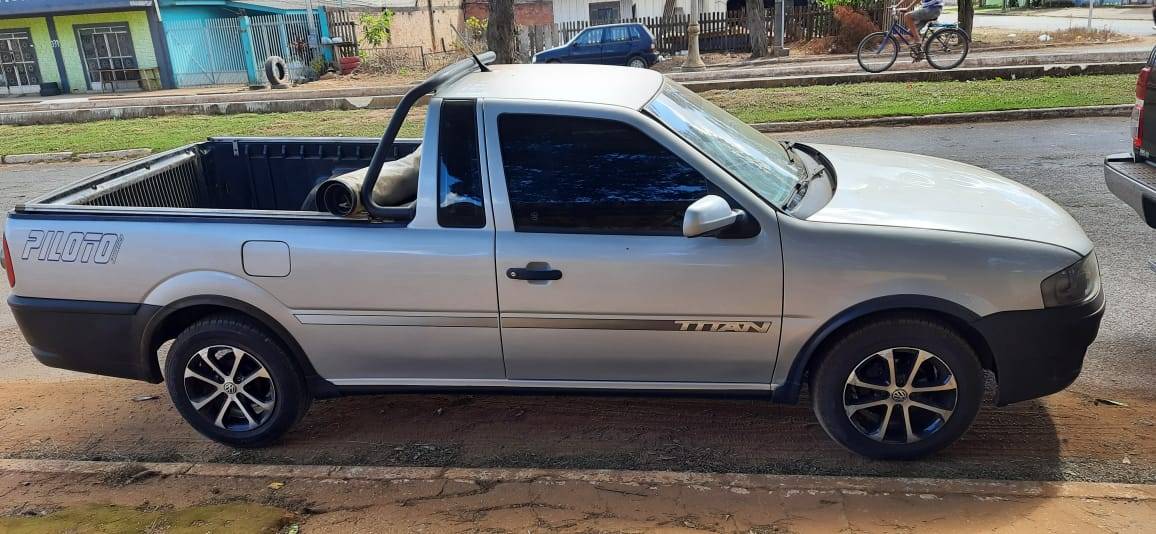 Ladrões invadem garagem, arrombam escritório e fogem levando carro que estava no pátio
