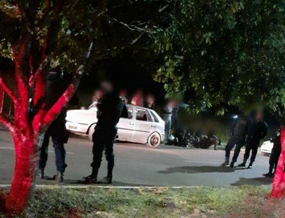 Depois de ser provocado, rapaz de 24 anos é esfaqueado em casa noturna; três suspeitos fugiram após o crime