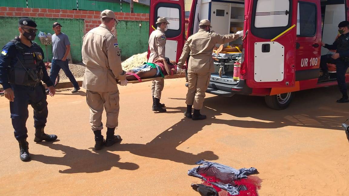 Dois rapazes são alvejados a tiros em plena luz do dia, em Vilhena; outro fugiu para escapar da morte